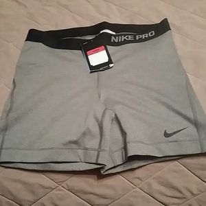 NIKE PRO NWT